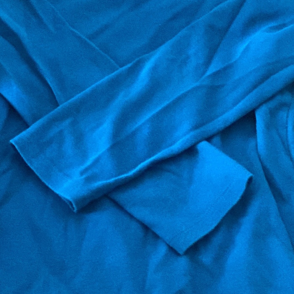 Simple Turtleneck - Picture 3 of 4